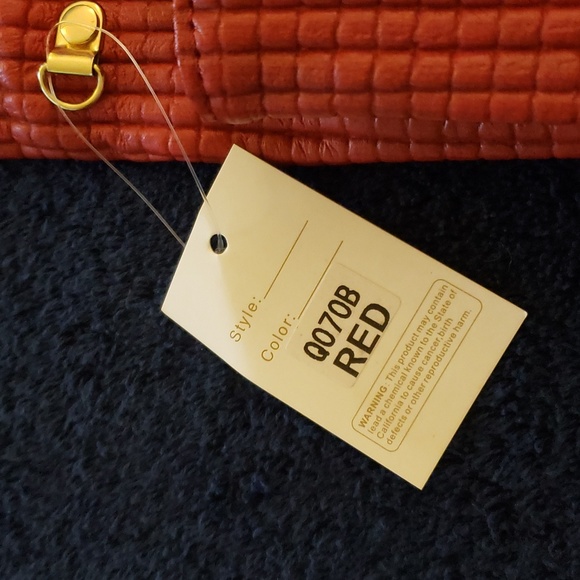 Red clutch - Picture 8 of 8